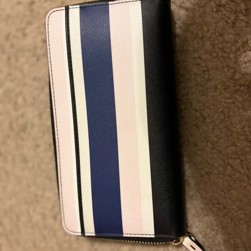 Kate Spade ♠️ Wallet!